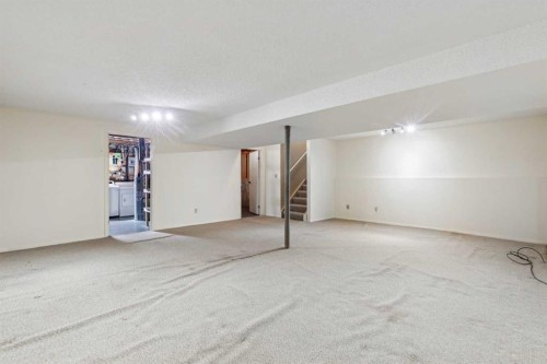 567 Parkridge Drive Se, Calgary, AB - Indoor