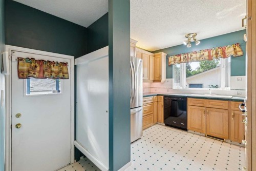 567 Parkridge Drive Se, Calgary, AB - Indoor