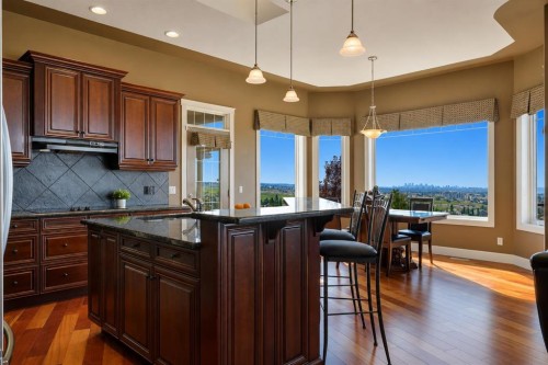 87 Royal Ridge Terrace Nw, Calgary, AB - Indoor Photo Showing Kitchen