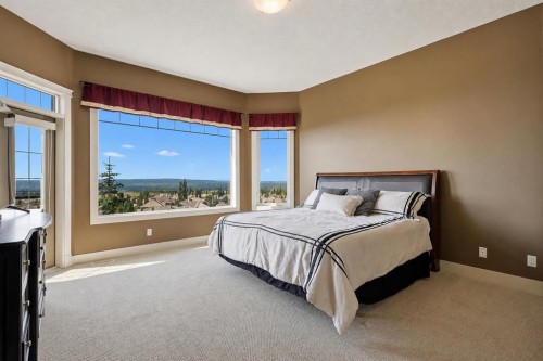 87 Royal Ridge Terrace Nw, Calgary, AB - Indoor Photo Showing Bedroom