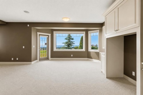 87 Royal Ridge Terrace Nw, Calgary, AB - Indoor Photo Showing Other Room