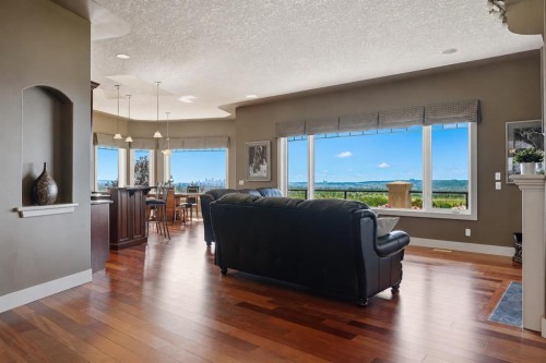 87 Royal Ridge Terrace Nw, Calgary, AB - Indoor Photo Showing Living Room