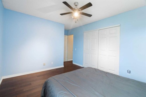 3032 32A Avenue Se, Calgary, AB - Indoor Photo Showing Bedroom