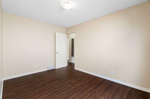 3032 32A Avenue Se, Calgary, AB - Indoor Photo Showing Other Room