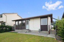 3032 32A Avenue SE Calgary, AB T2B 0J3