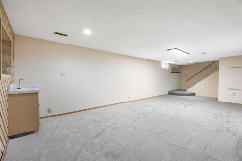 3032 32A Avenue Se, Calgary, AB - Indoor Photo Showing Other Room