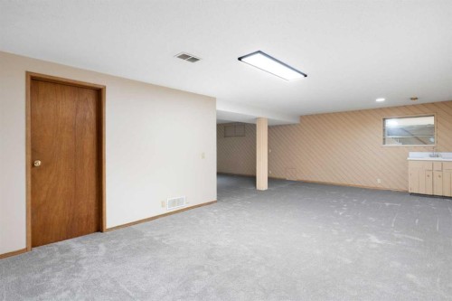3032 32A Avenue Se, Calgary, AB - Indoor Photo Showing Other Room