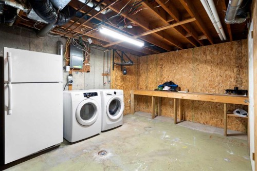 3032 32A Avenue Se, Calgary, AB - Indoor Photo Showing Laundry Room