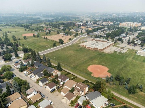 3032 32A Avenue Se, Calgary, AB - Outdoor With View