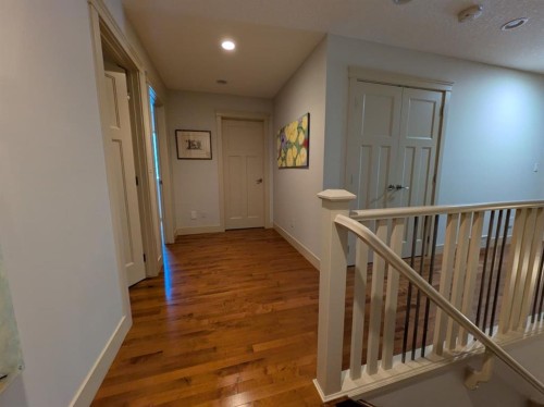 2104 23 Avenue Nw, Calgary, AB - Indoor Photo Showing Other Room