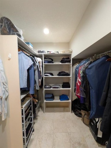 2104 23 Avenue Nw, Calgary, AB - Indoor With Storage