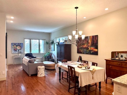 2104 23 Avenue Nw, Calgary, AB - Indoor