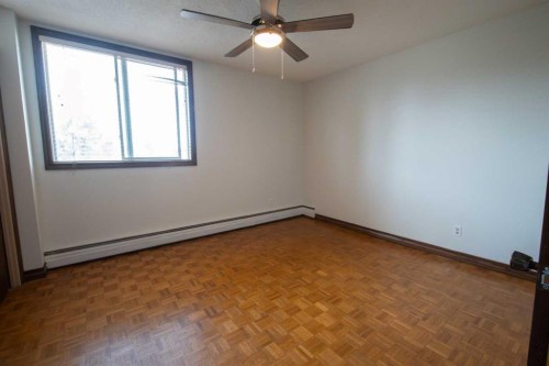 201-512 Cedar Crescent Sw, Calgary, AB - Indoor Photo Showing Other Room