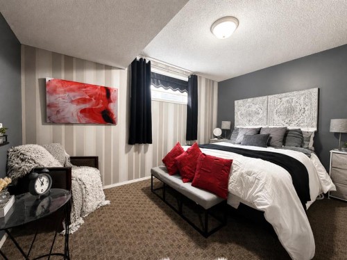 42 Inverness View Se, Calgary, AB - Indoor Photo Showing Bedroom