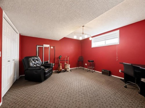 42 Inverness View Se, Calgary, AB - Indoor