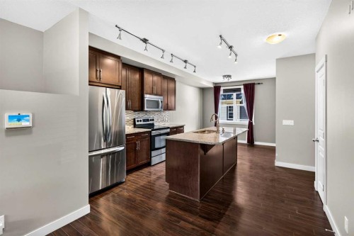 235 Mckenzie Towne Link Se, Calgary, AB - Indoor Photo Showing Kitchen