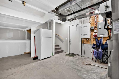 235 Mckenzie Towne Link Se, Calgary, AB - Indoor