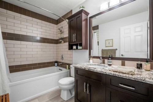 40 Chaparral Ridge Terrace Se, Calgary, AB - Indoor Photo Showing Bathroom