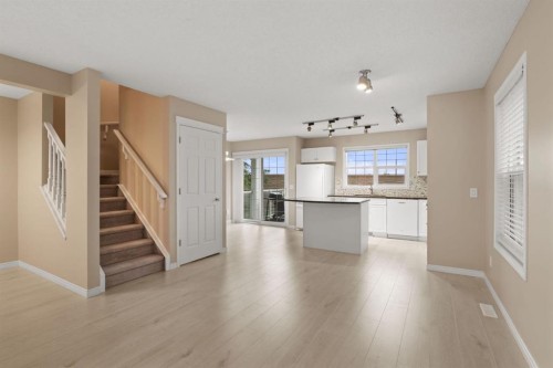 147-7707 Martha'S Haven Park Ne, Calgary, AB - Indoor Photo Showing Kitchen