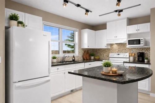 147-7707 Martha'S Haven Park Ne, Calgary, AB - Indoor Photo Showing Kitchen