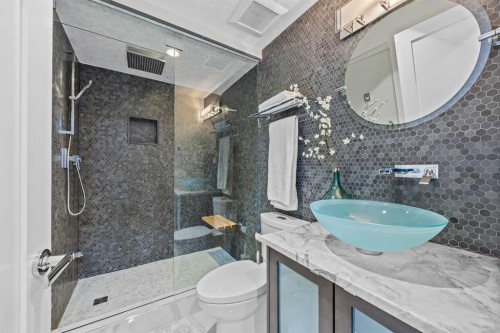 11755 Valley Ridge Boulevard Nw, Calgary, AB - Indoor Photo Showing Bathroom