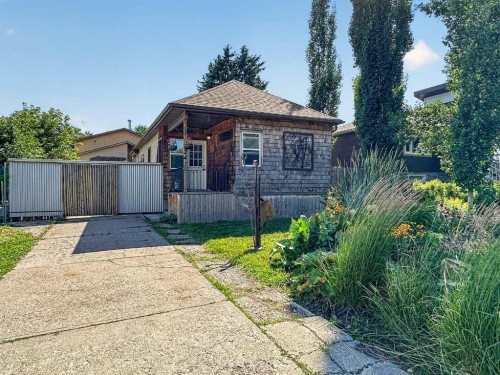 241 25 Avenue Ne, Calgary, AB - Outdoor