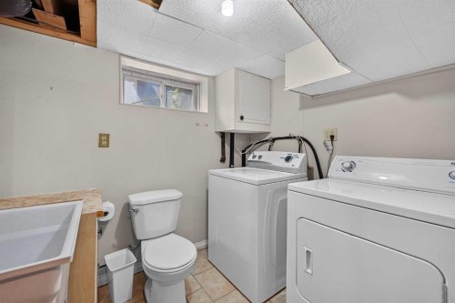 241 25 Avenue Ne, Calgary, AB - Indoor