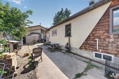 241 25 Avenue Ne, Calgary, AB - Outdoor With Exterior