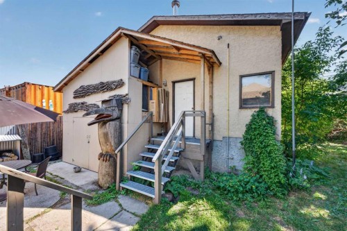 241 25 Avenue Ne, Calgary, AB - Outdoor