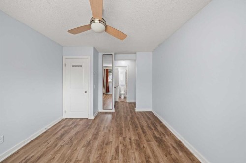 1213-200 Brookpark Drive Sw, Calgary, AB - Indoor Photo Showing Other Room