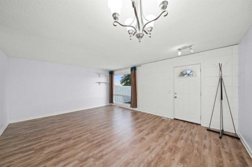 1213-200 Brookpark Drive Sw, Calgary, AB - Indoor Photo Showing Other Room