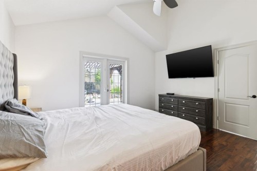 70 Discovery Ridge Court Sw, Calgary, AB - Indoor Photo Showing Bedroom