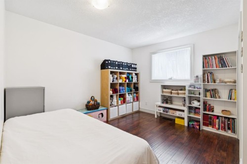 70 Discovery Ridge Court Sw, Calgary, AB - Indoor Photo Showing Bedroom