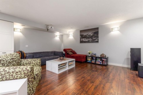 70 Discovery Ridge Court Sw, Calgary, AB - Indoor Photo Showing Other Room