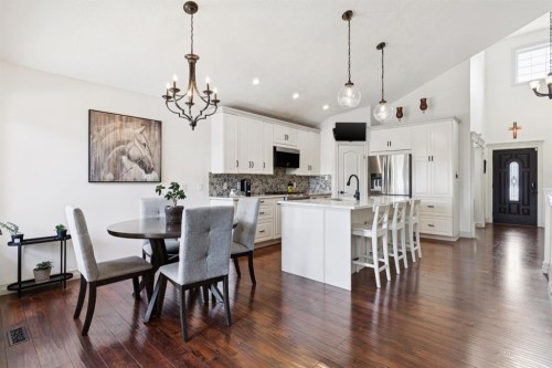 70 Discovery Ridge Court Sw, Calgary, AB - Indoor Photo Showing Dining Room