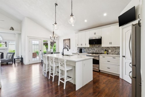 70 Discovery Ridge Court Sw, Calgary, AB - Indoor
