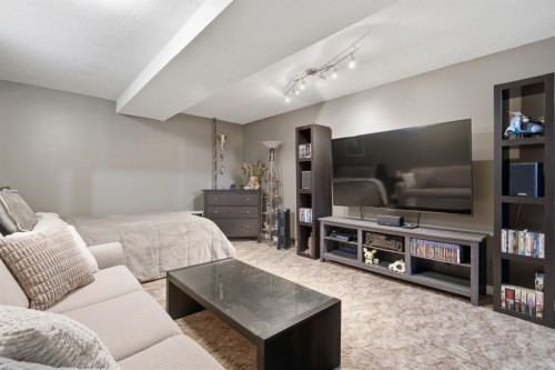 3220 14 Street Nw, Calgary, AB - Indoor