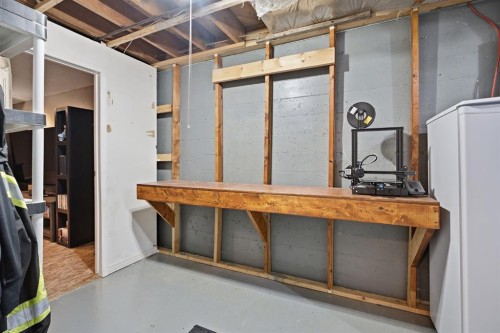 3220 14 Street Nw, Calgary, AB - Indoor Photo Showing Basement