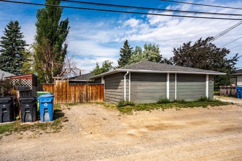 3220 14 Street Nw, Calgary, AB - Outdoor