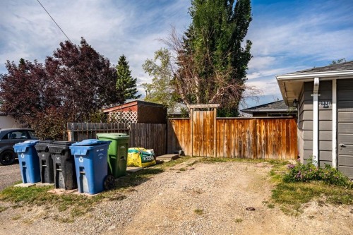 3220 14 Street Nw, Calgary, AB - Outdoor