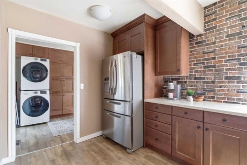 432 Centre Avenue Ne, Airdrie, AB - Indoor