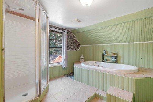 432 Centre Avenue Ne, Airdrie, AB - Indoor Photo Showing Other Room