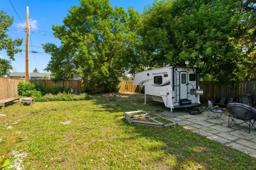 432 Centre Avenue Ne, Airdrie, AB - Outdoor
