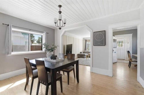 432 Centre Avenue Ne, Airdrie, AB - Indoor Photo Showing Dining Room