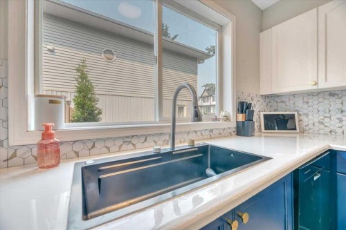 31A Green Meadow Crescent, Strathmore, AB - Indoor Photo Showing Kitchen