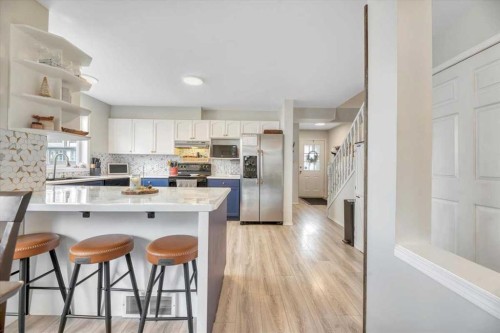 31A Green Meadow Crescent, Strathmore, AB - Indoor Photo Showing Kitchen