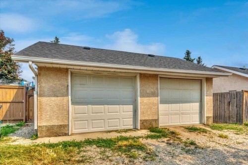 31A Green Meadow Crescent, Strathmore, AB - Outdoor With Exterior