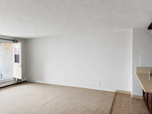2712-221 6 Avenue Se, Calgary, AB - Indoor Photo Showing Other Room