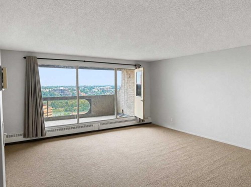 2712-221 6 Avenue Se, Calgary, AB - Indoor Photo Showing Other Room