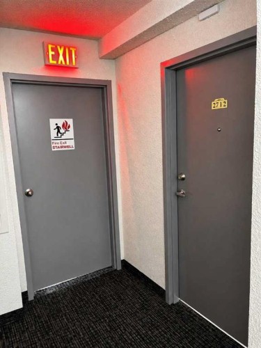 2712-221 6 Avenue Se, Calgary, AB - Indoor Photo Showing Other Room